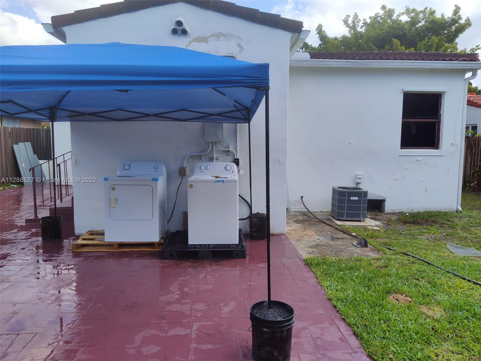 GRAPELAND - Residential Lease