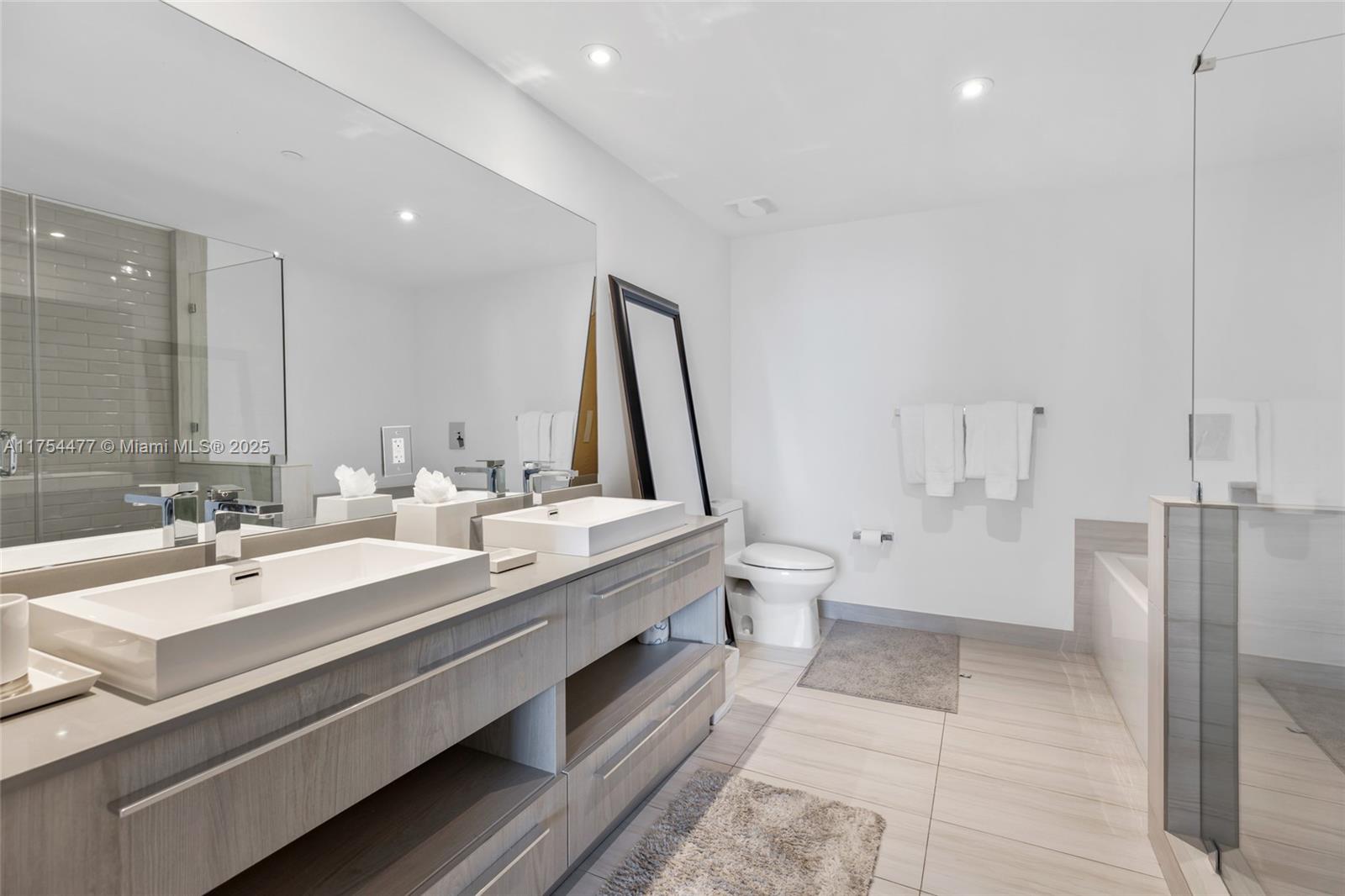 4010 SOUTH OCEAN CONDO - Residential