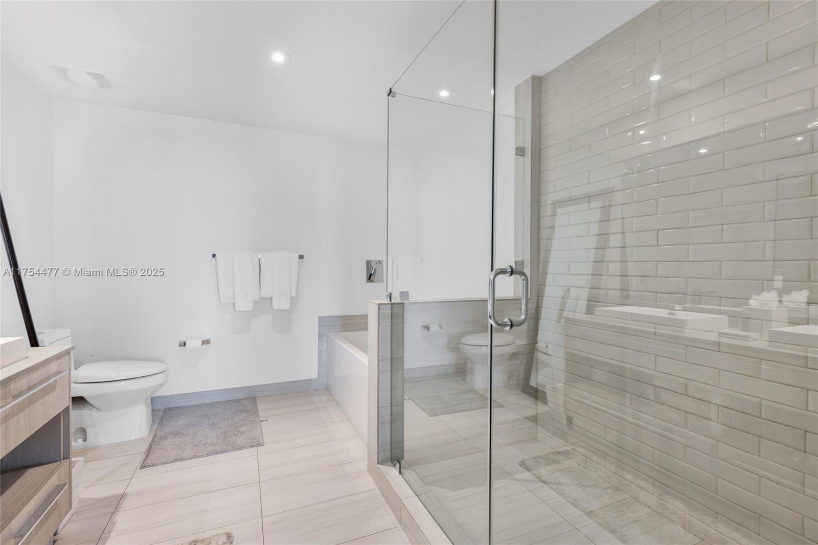 4010 SOUTH OCEAN CONDO - Residential