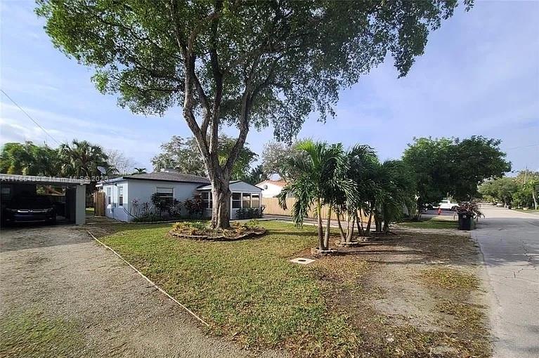 904 SE 13th St