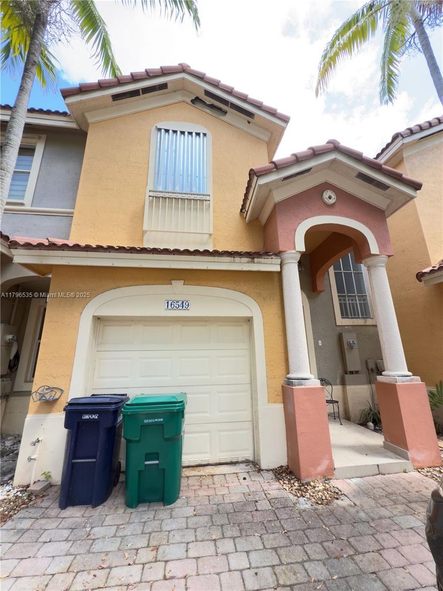 Rare opportunity to buy in Kendalland, Townhouse 3 bedrooms and 2.5 bathrooms. Nicely accessible to major commercial areas, restaurants, pharmacy and retail. Very near Kendall Drive and Krome Ave. This townhouse is nicely illuminated with a fenced patio. Very quiet neighborhood. Open spaces, family room, dining area and living area separated. Washer and Dryer on the second floor. This is a nice opportunity, make your offer!