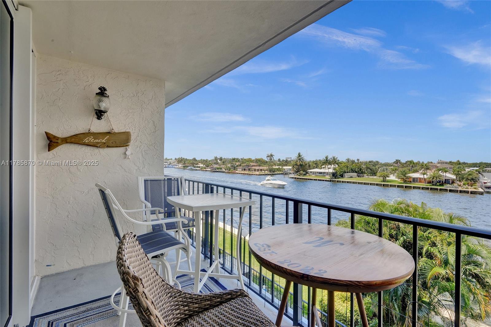 521 N Riverside Dr 307