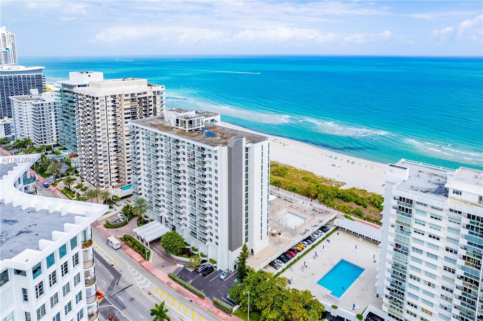 ARLEN BEACH CONDO - Residential