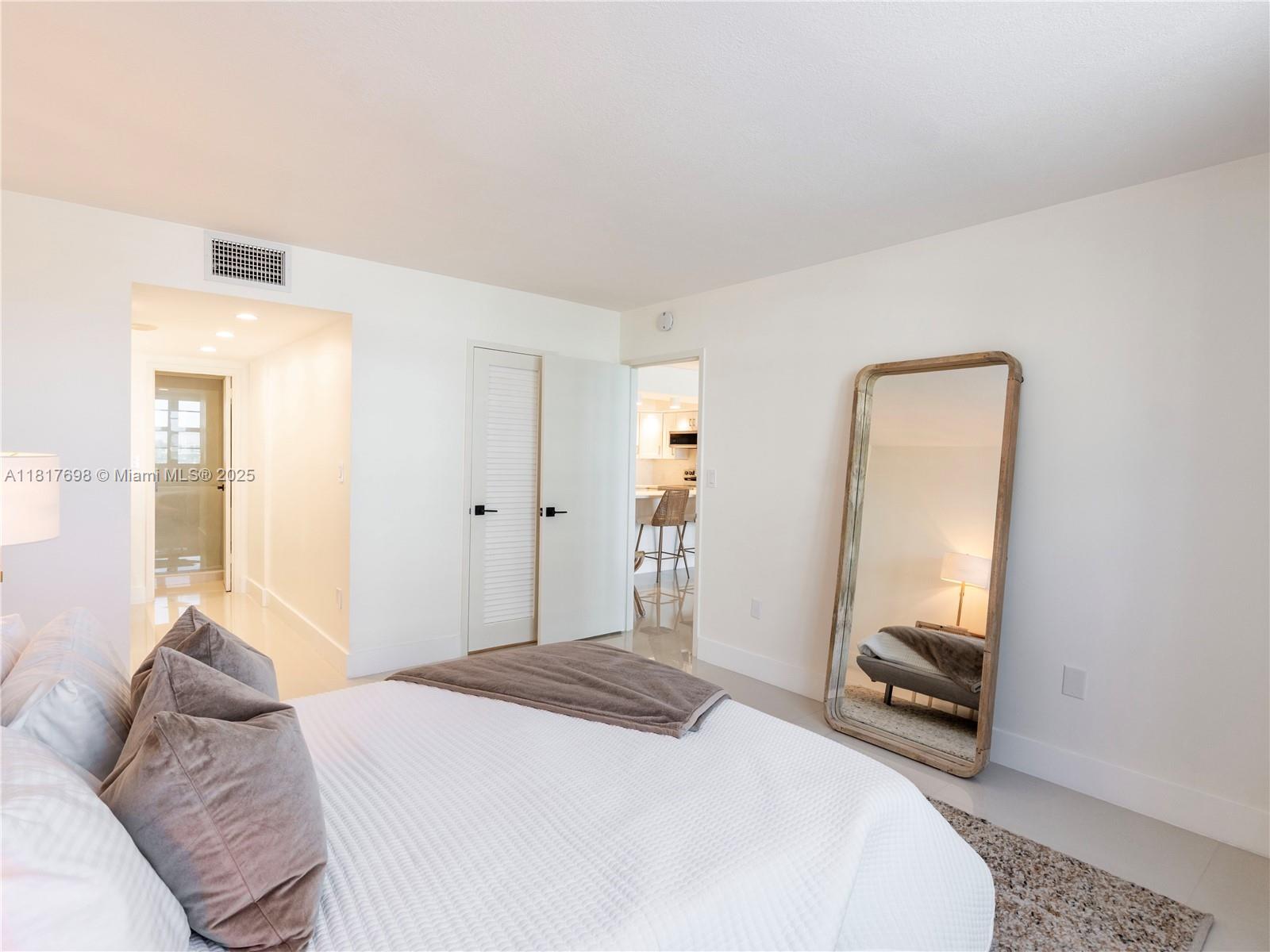 ARLEN BEACH CONDO - Residential