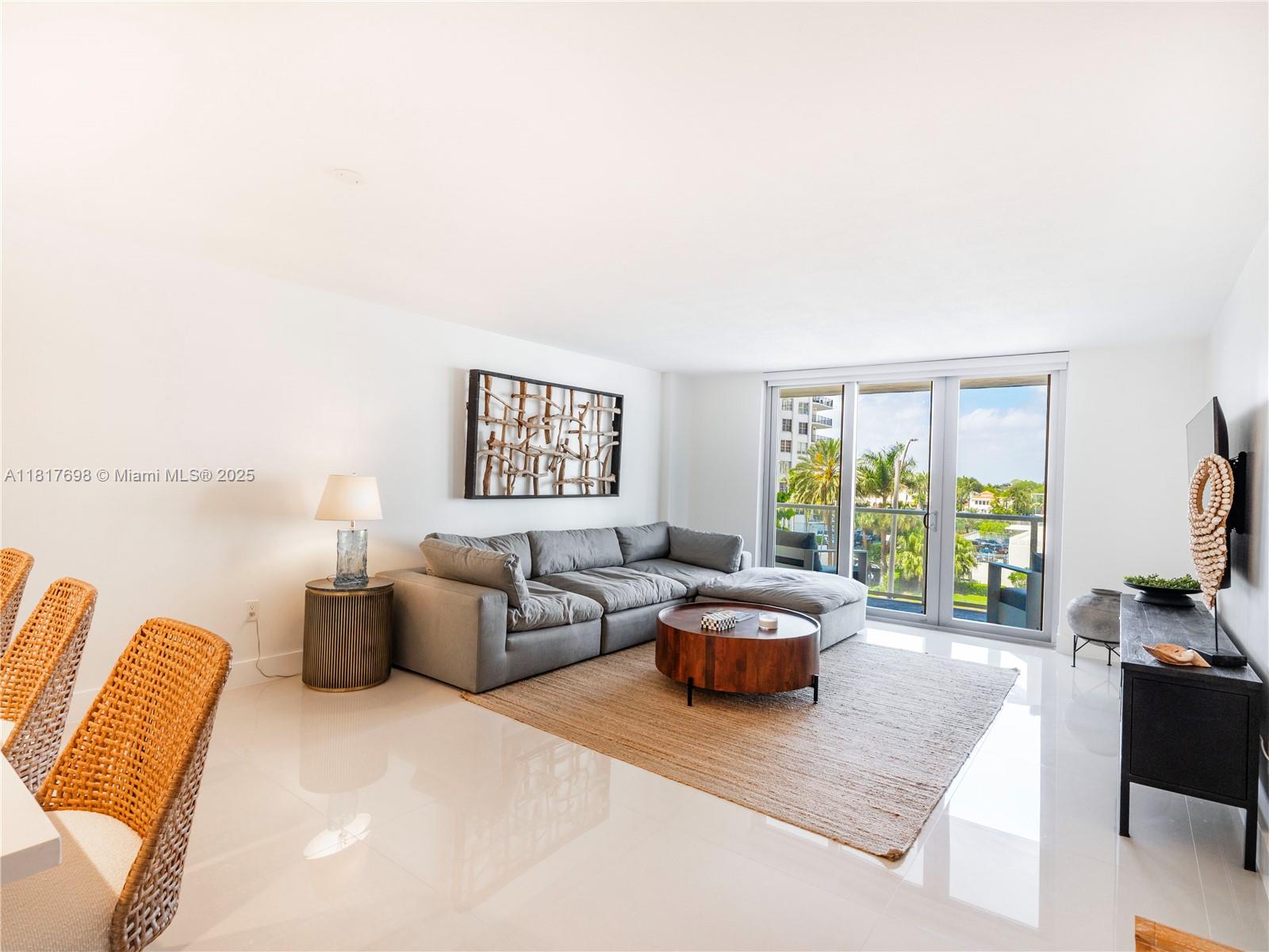 5701 Collins Ave 307