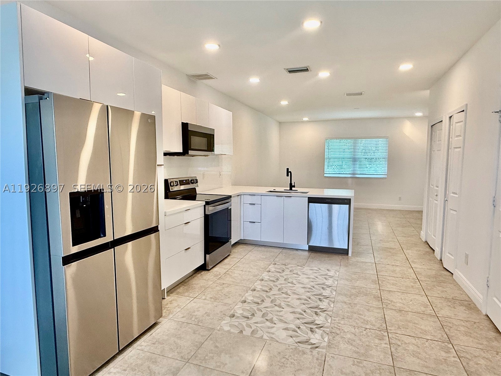 977 NE Trailside Run