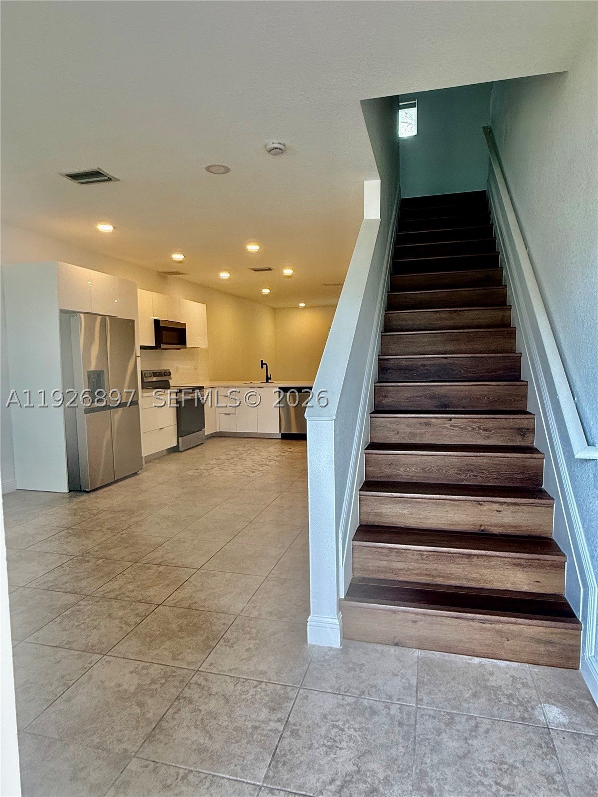 977 NE Trailside Run