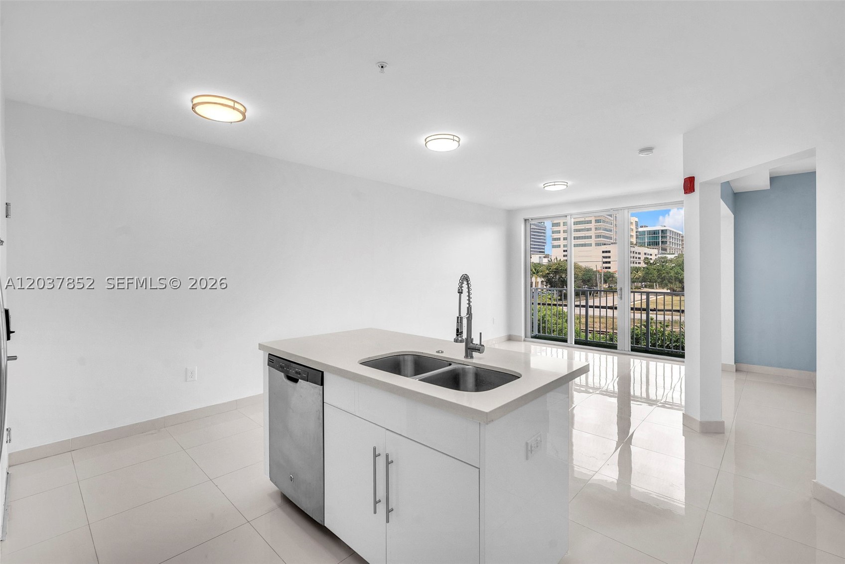 2651 NE 212th Ter 301
