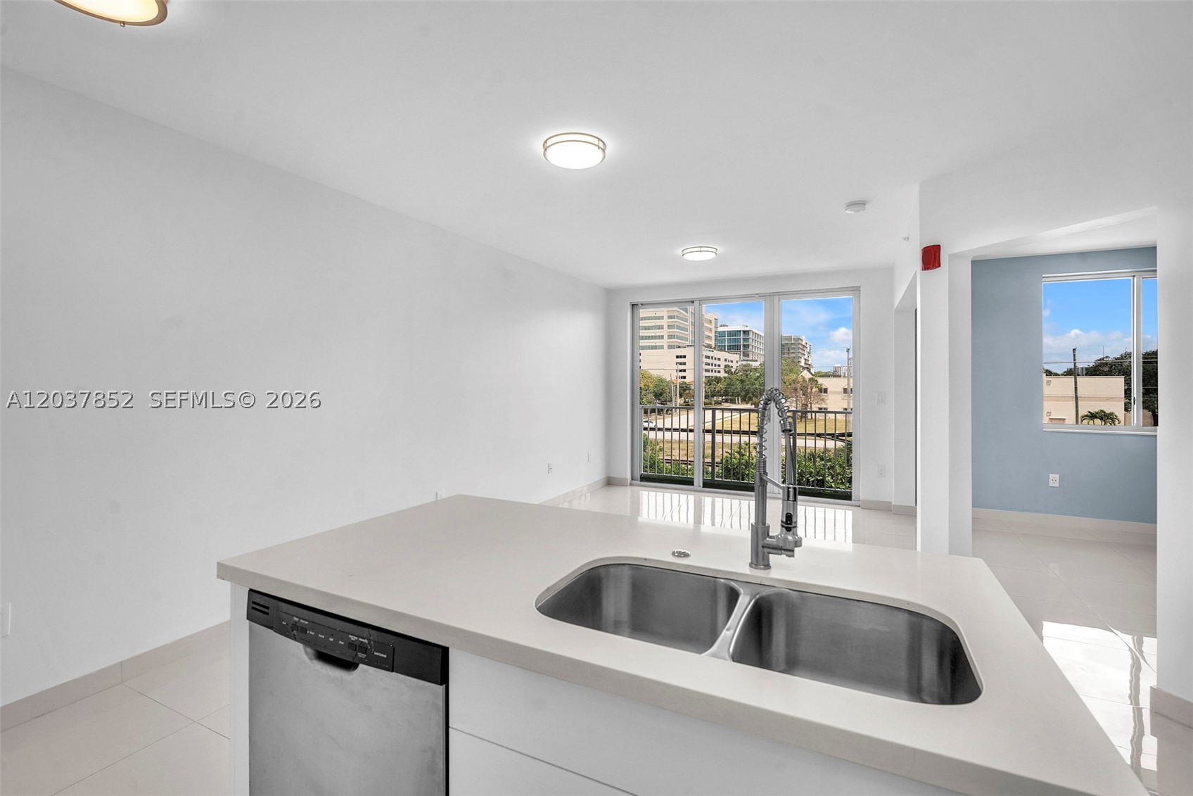 2651 NE 212th Ter 301