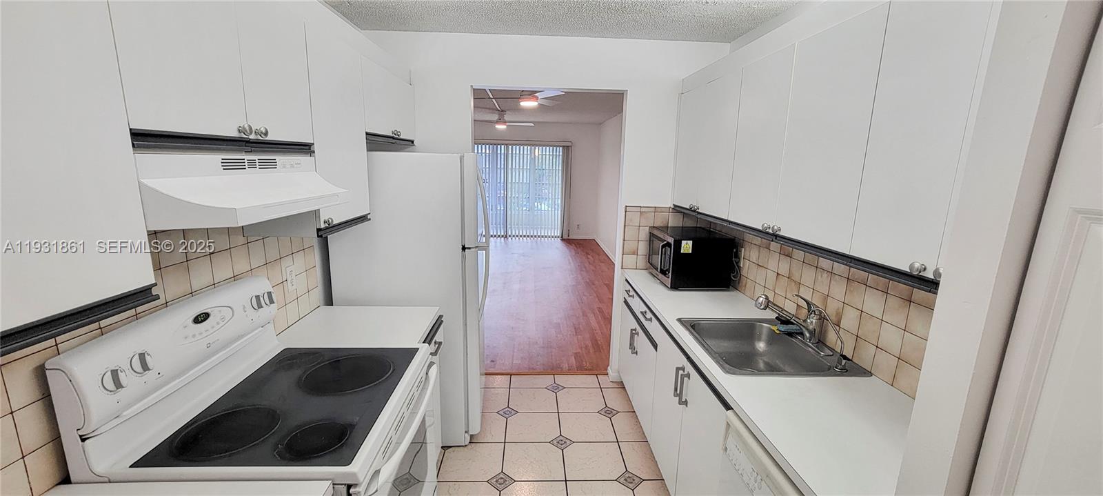 HAWTHORNE AT CENTURY VILL - Residential Lease