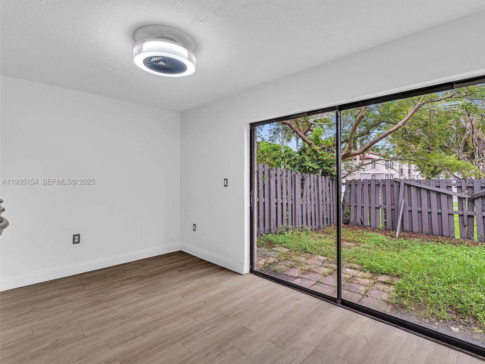 HOLLYWOOD RIDGE FARMS - Residential