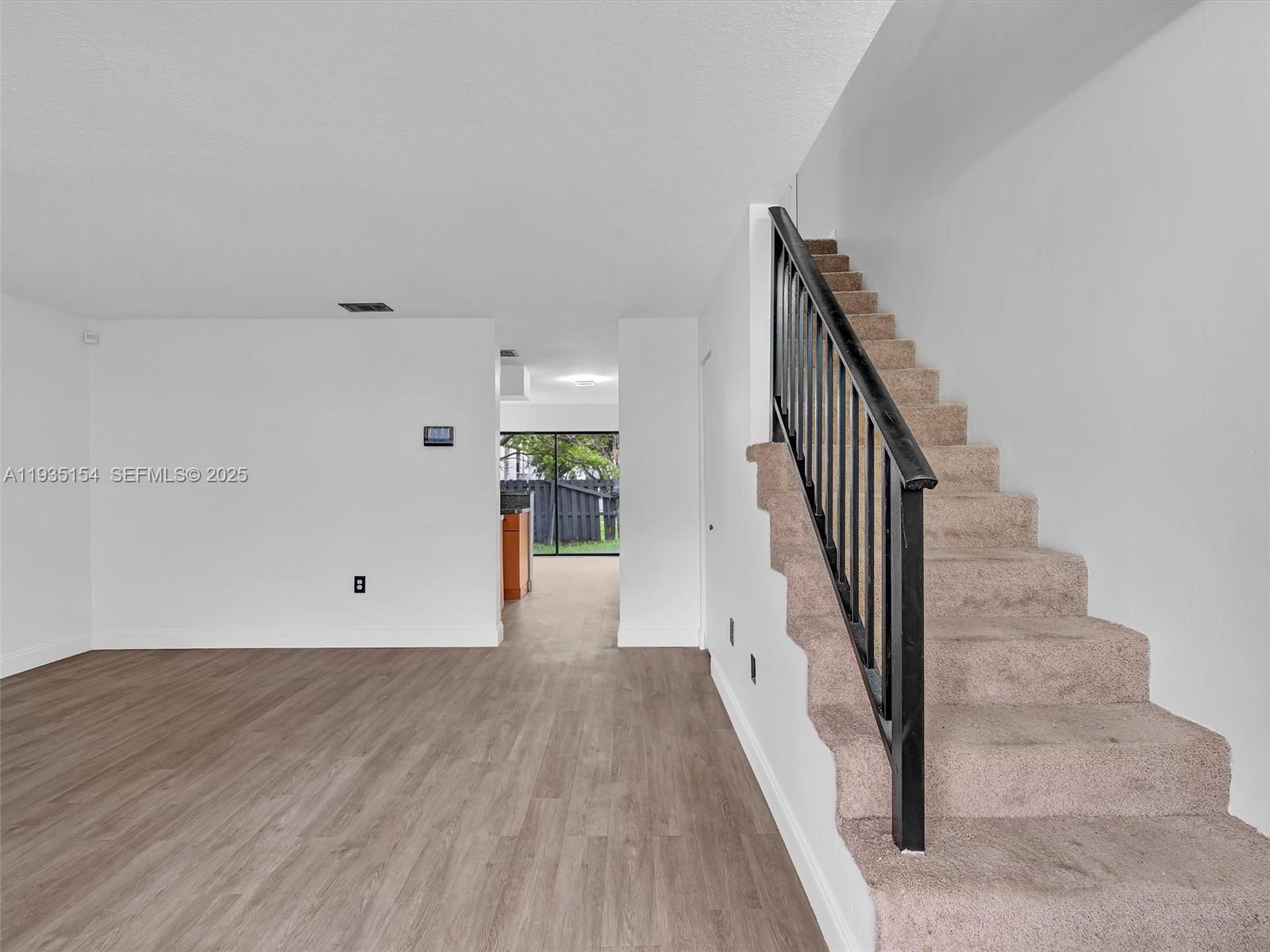 HOLLYWOOD RIDGE FARMS - Residential