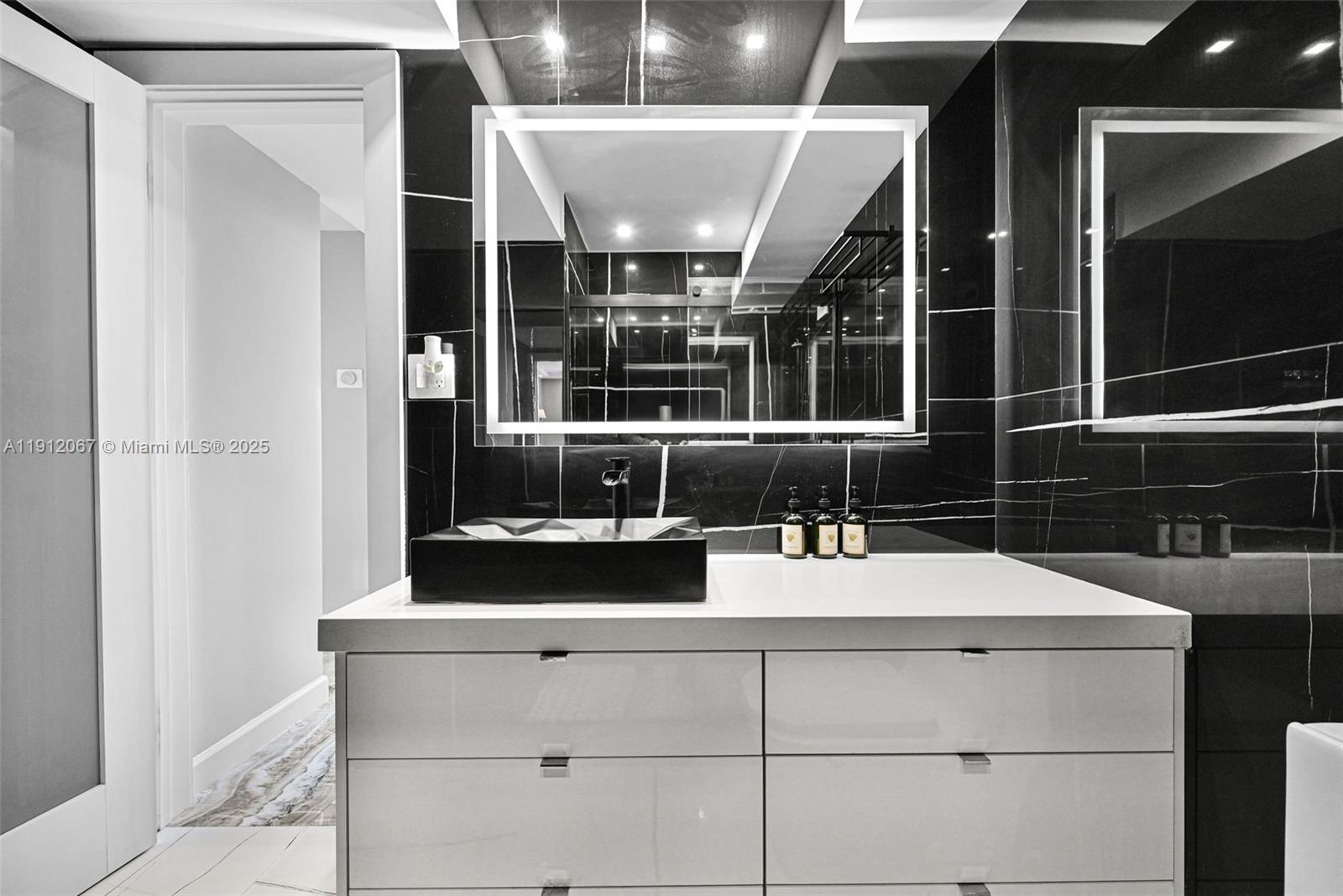 MIRADOR 1000 CONDO - Residential Lease