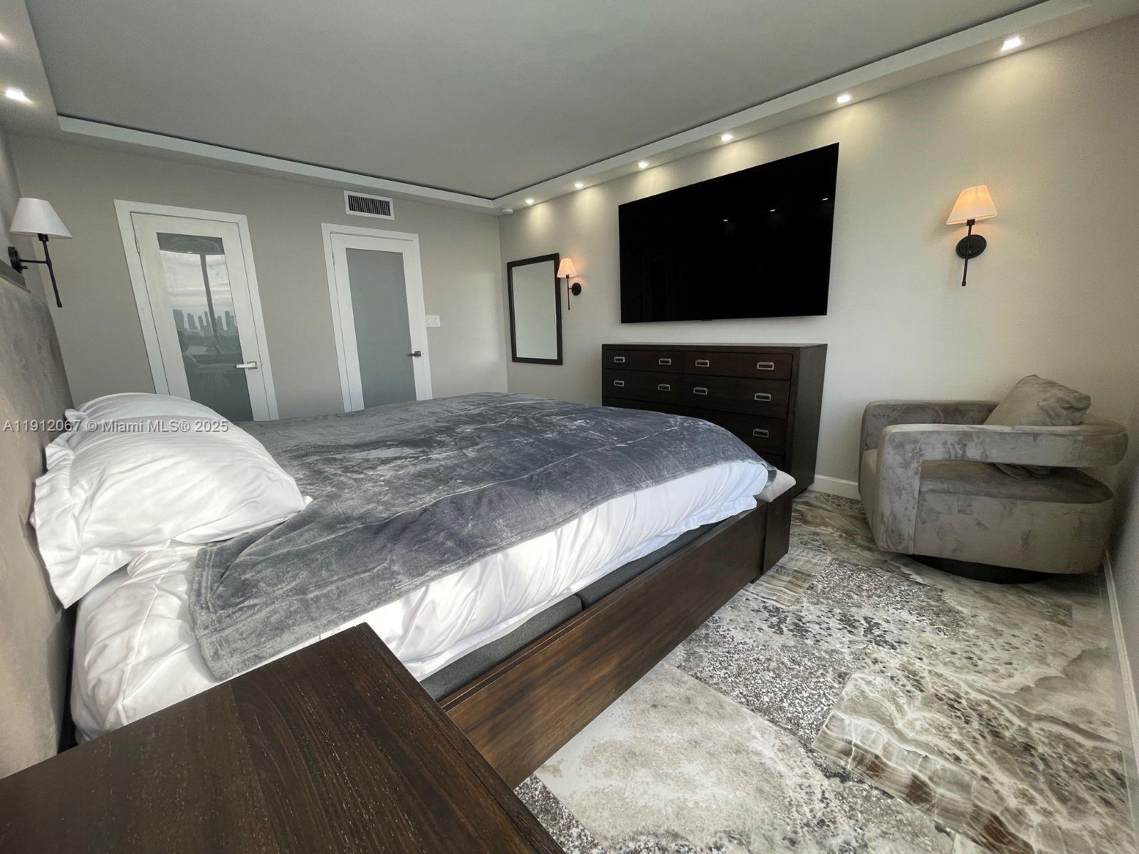 MIRADOR 1000 CONDO - Residential Lease