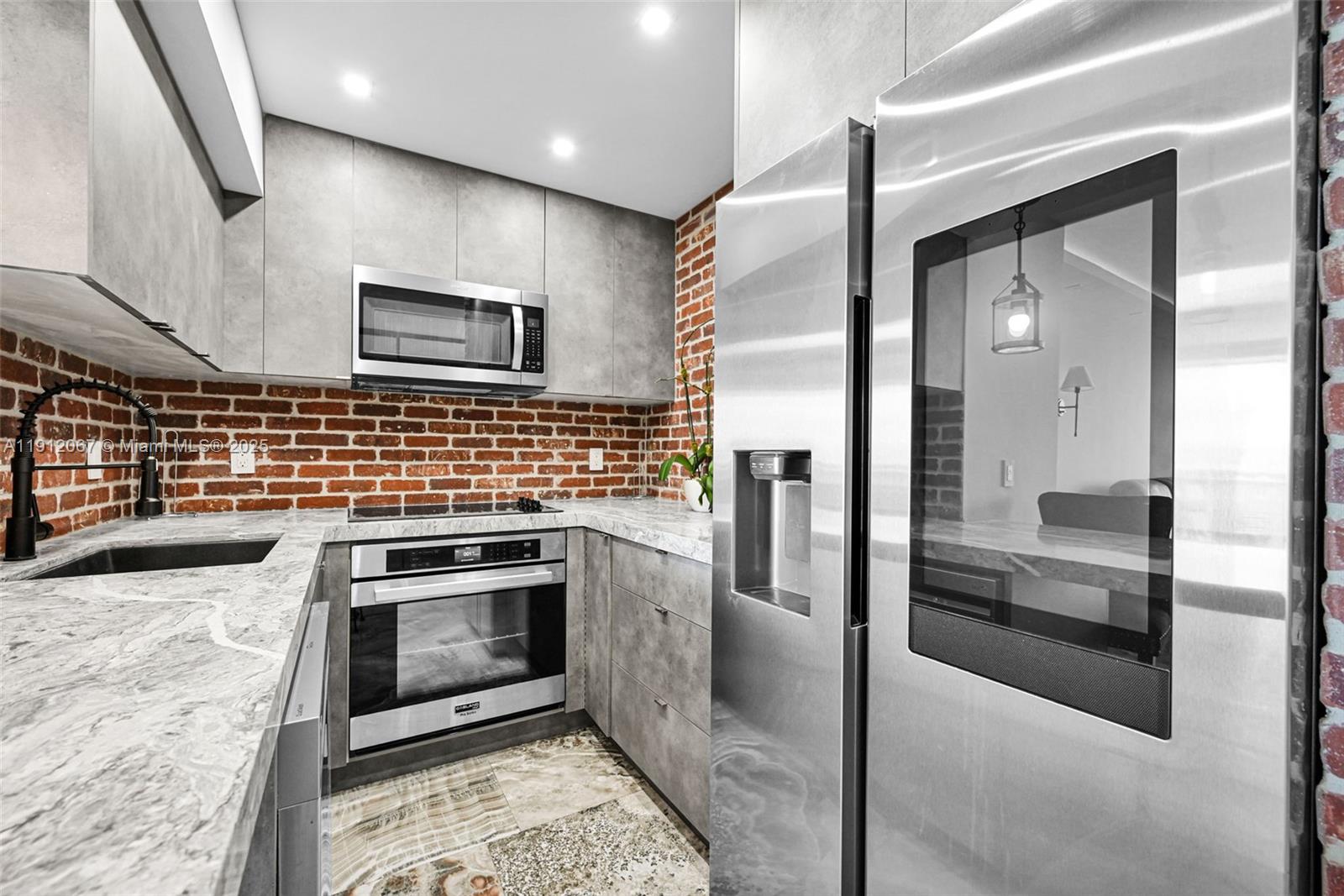 MIRADOR 1000 CONDO - Residential Lease