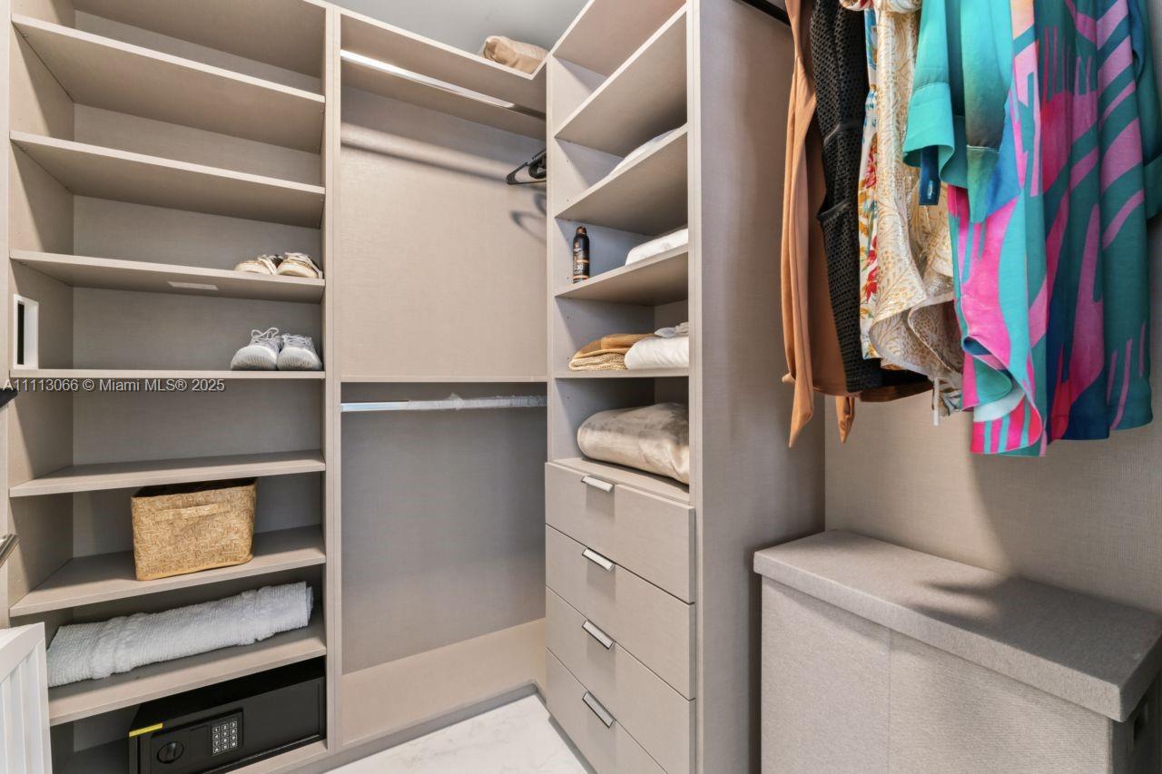 SEASIDE CONDO - Residential Lease