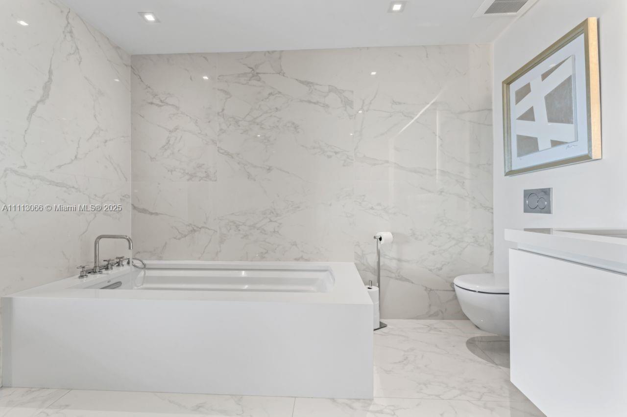 SEASIDE CONDO - Residential Lease