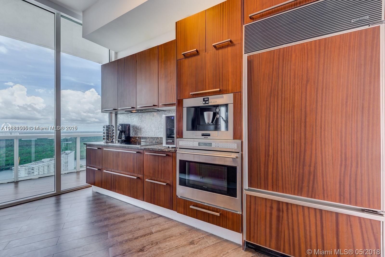 TDR TOWER III CONDO - Residential