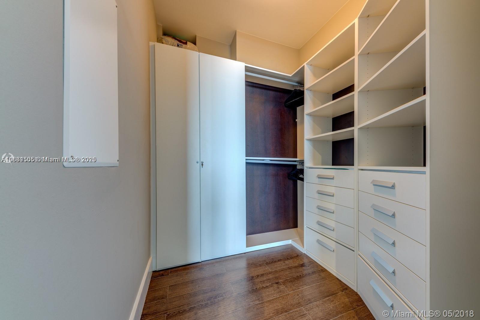 TDR TOWER III CONDO - Residential