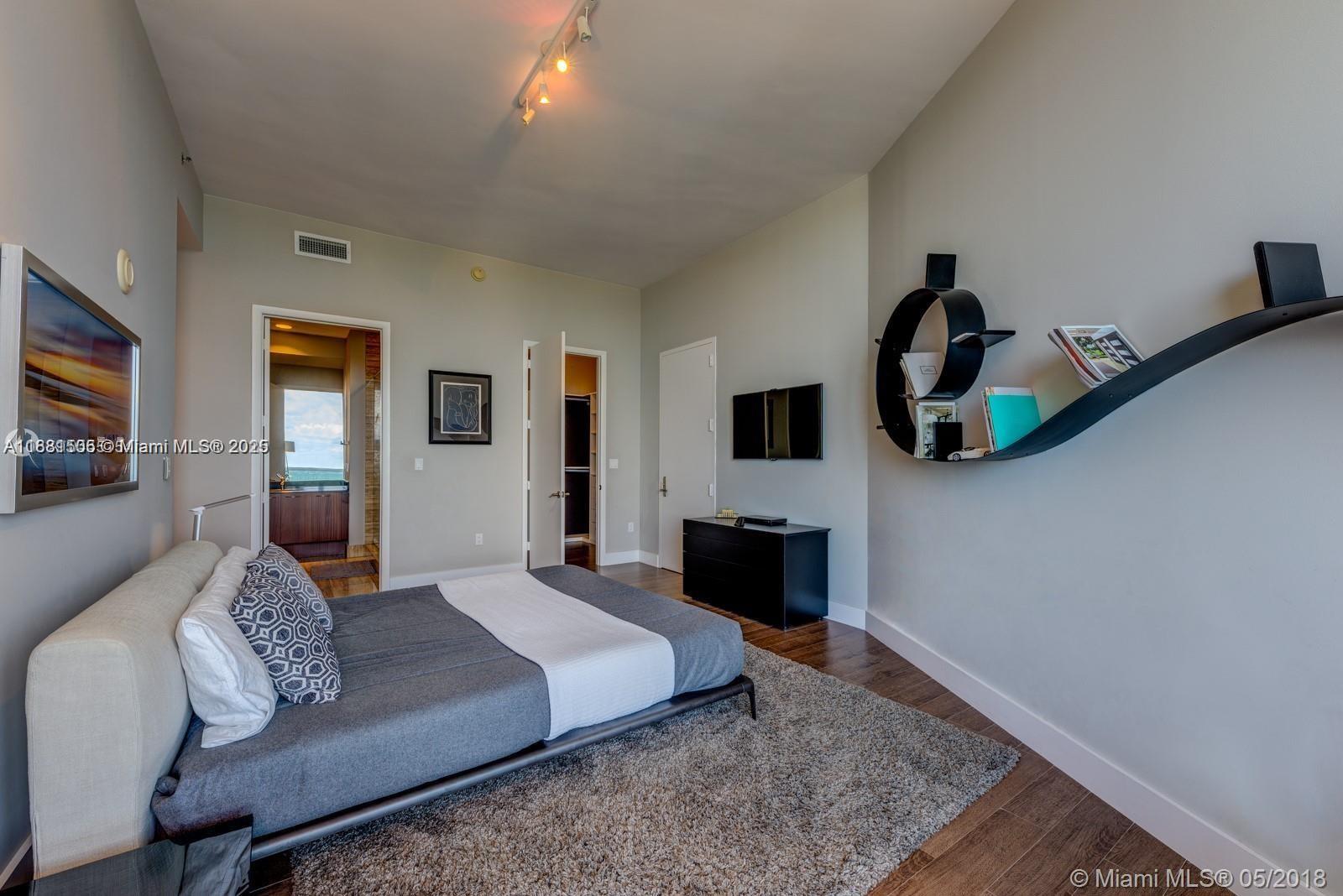 TDR TOWER III CONDO - Residential