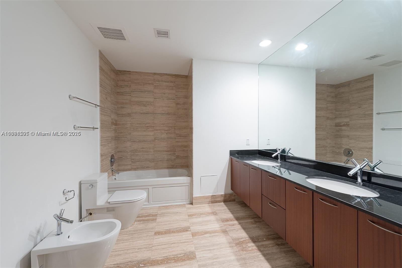 TDR TOWER III CONDO - Residential