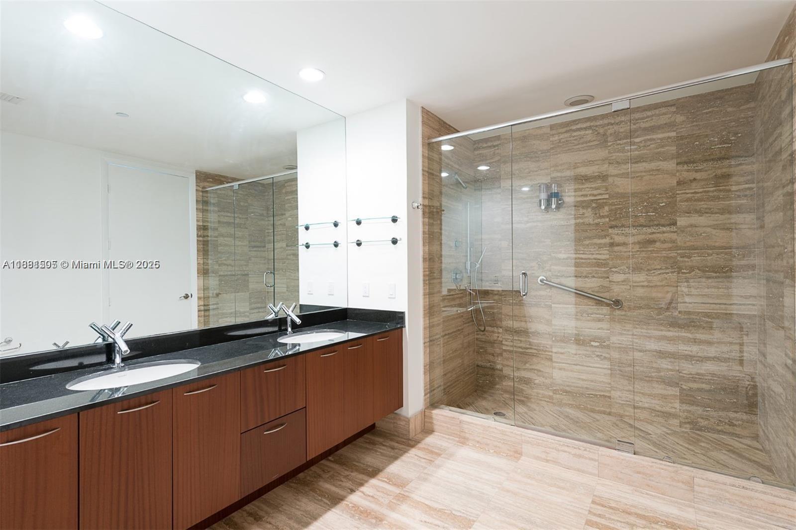 TDR TOWER III CONDO - Residential