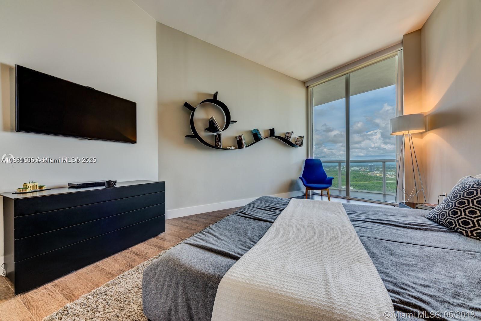 TDR TOWER III CONDO - Residential