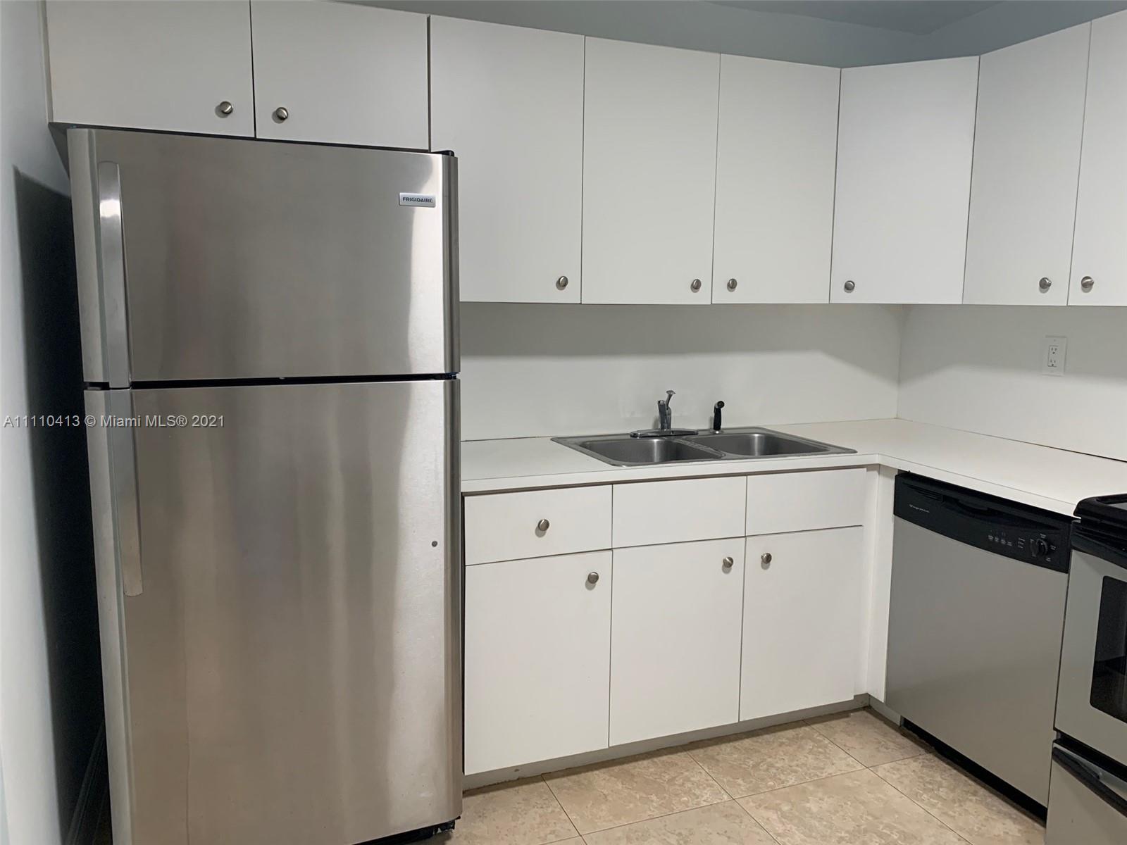 BRICKELL PLACE PHASE II C - Residential Lease