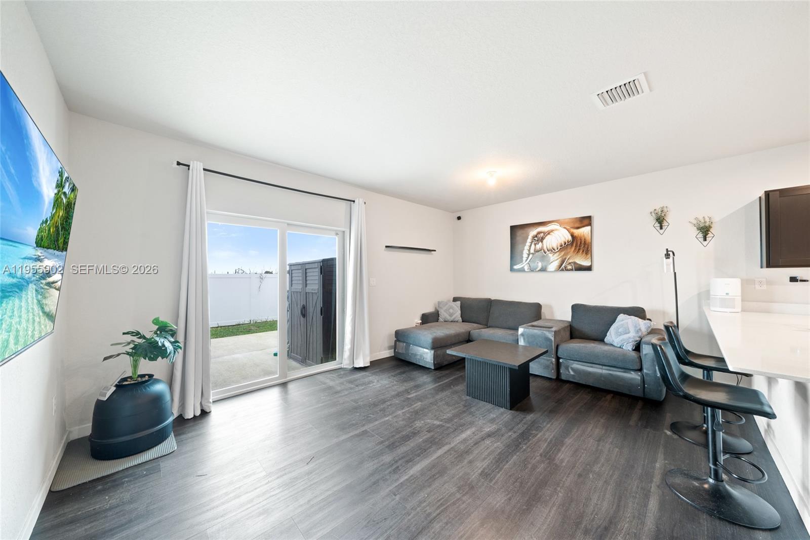 COSTA BLANCA VILLAS - Residential Lease