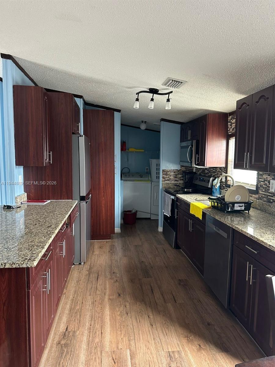 HOOKERS POINT LOTS (10340 - Residential