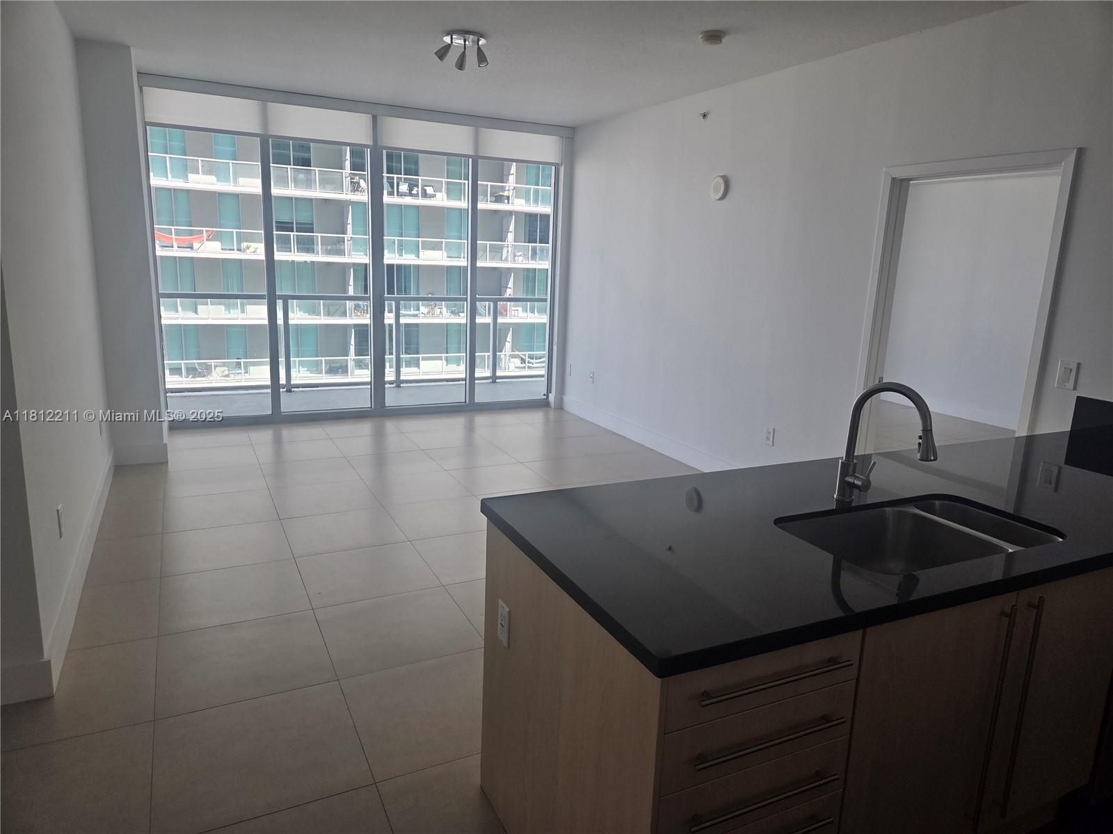 79 SW 12th St 2409