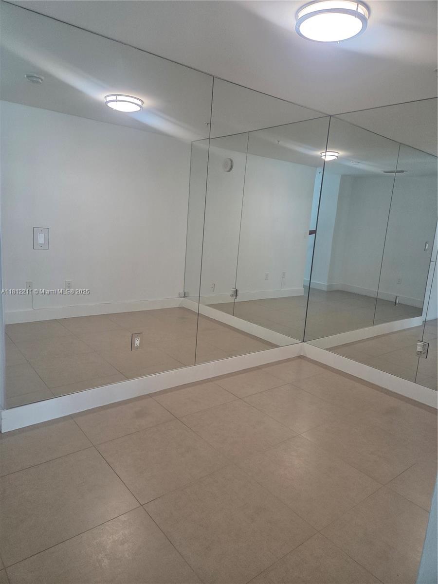 79 SW 12th St 2409