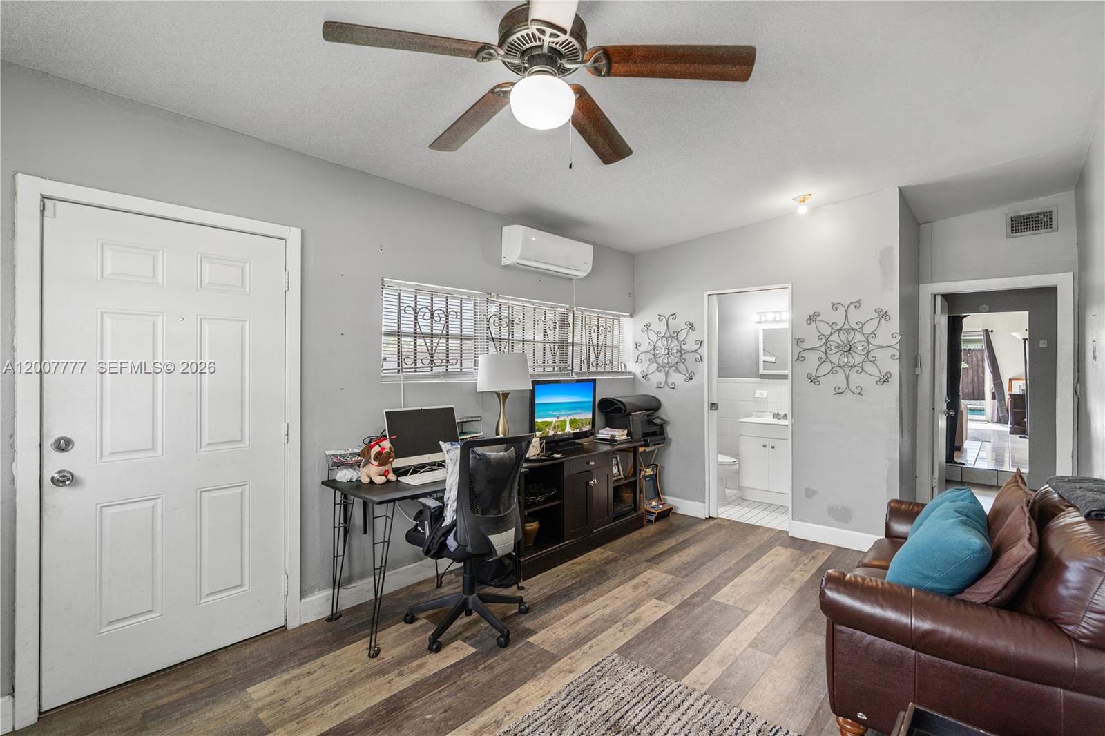 SOUTH CORAL HOMES SEC 2 - Residential