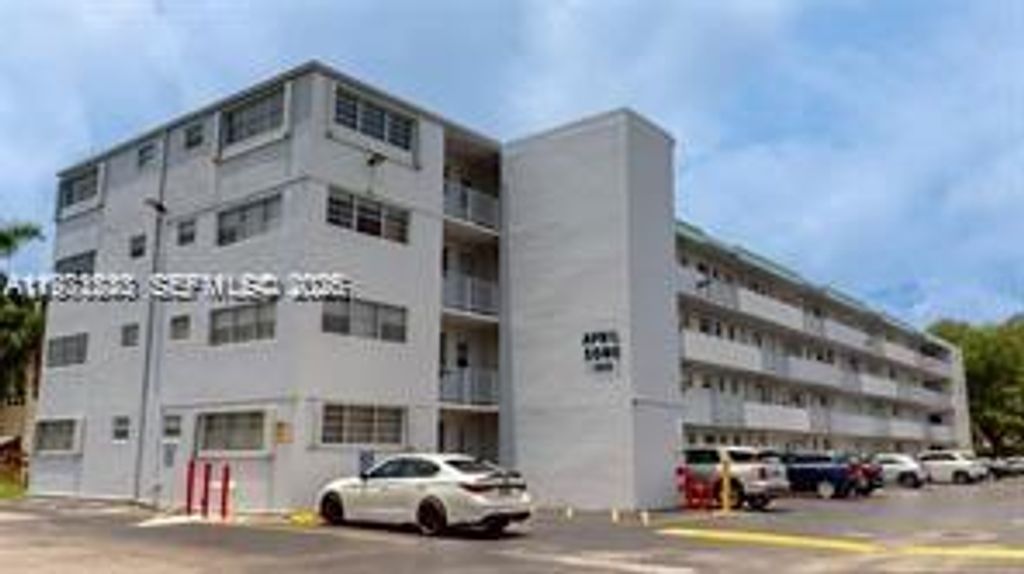 Photo of 1333 E Hallandale Beach Blvd #327, Hallandale Beach, FL 33009 (MLS # A11971233)