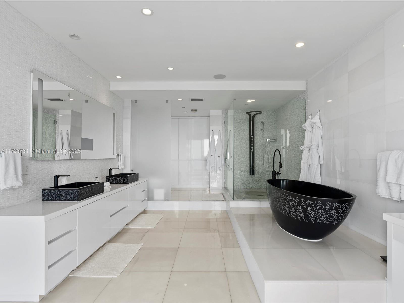 MILLENNIUM TOWER RESIDENC - Residential