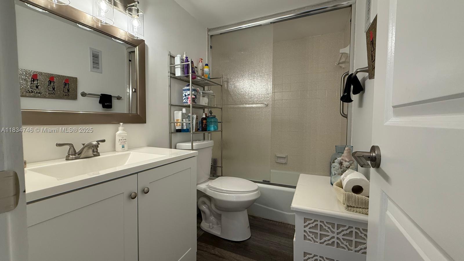 18TH HOLE AT INVERRARY CO - Residential