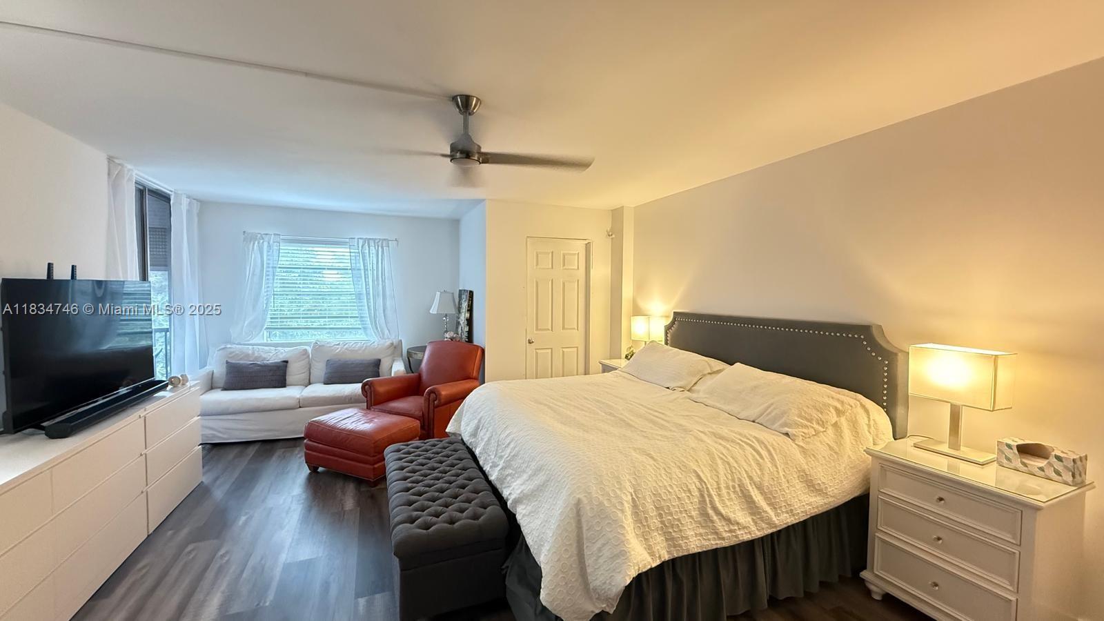 18TH HOLE AT INVERRARY CO - Residential