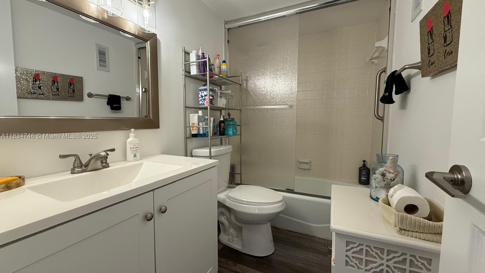 18TH HOLE AT INVERRARY CO - Residential