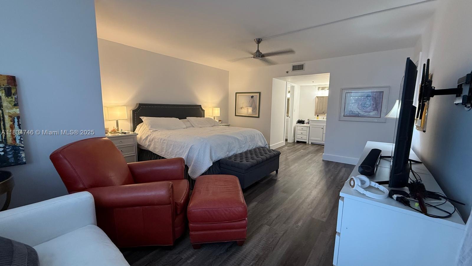 18TH HOLE AT INVERRARY CO - Residential