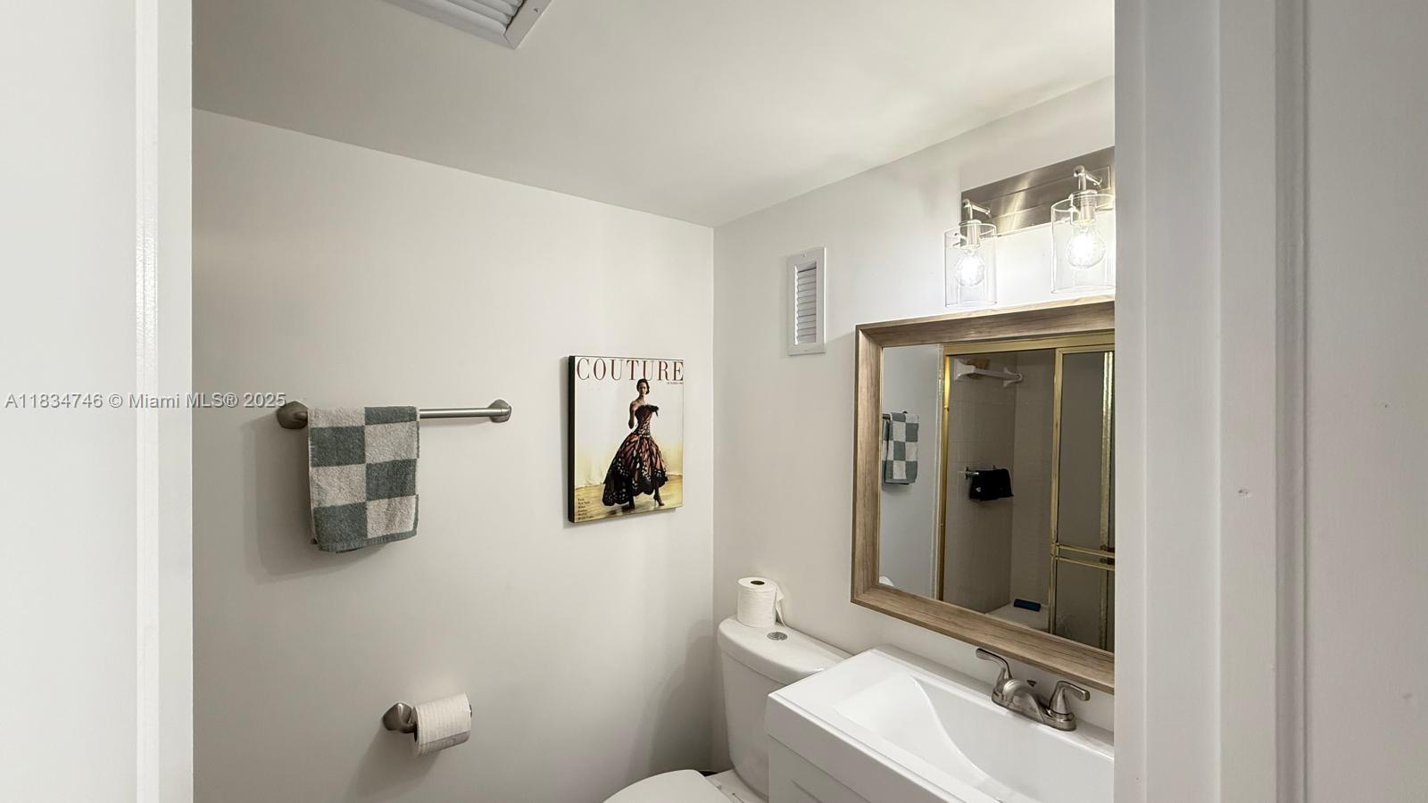 18TH HOLE AT INVERRARY CO - Residential