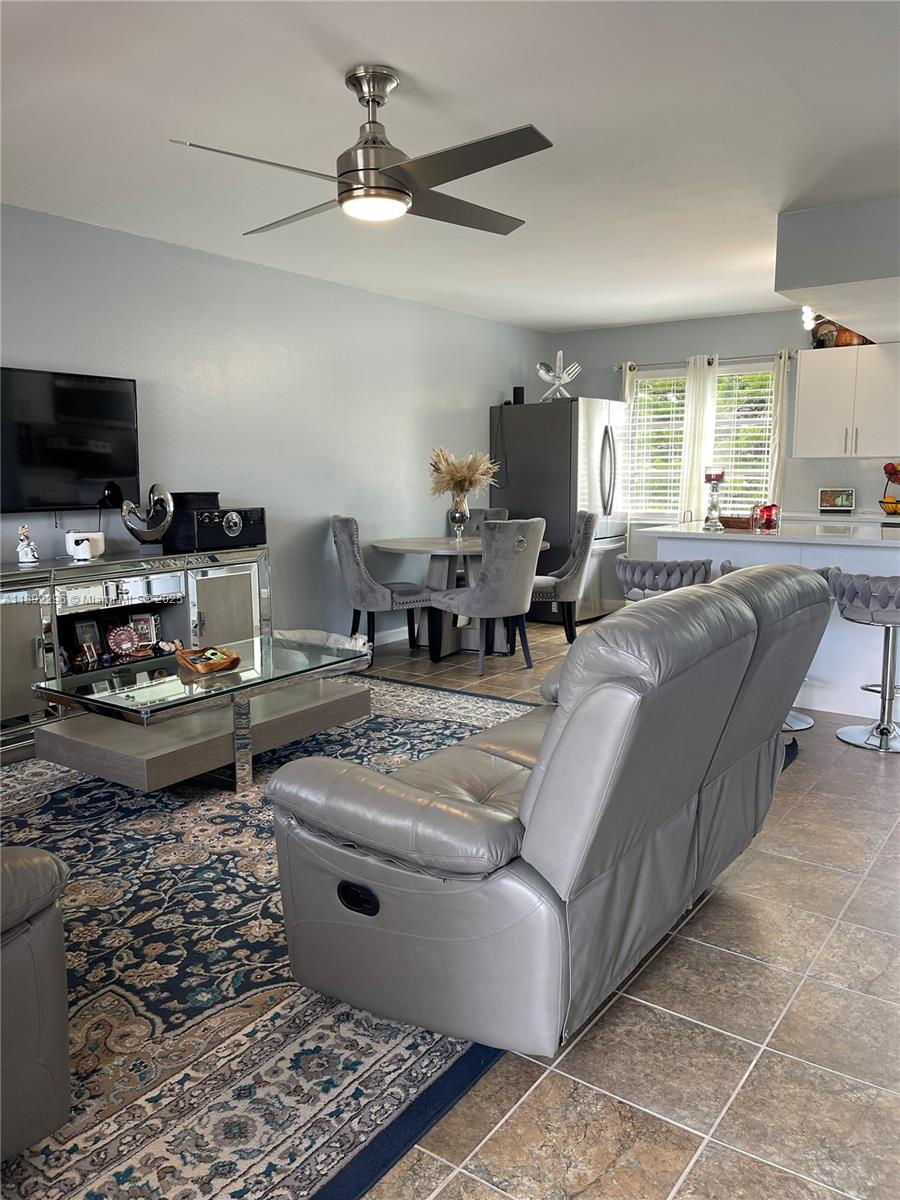 SE 8th Street Condominium - Residential