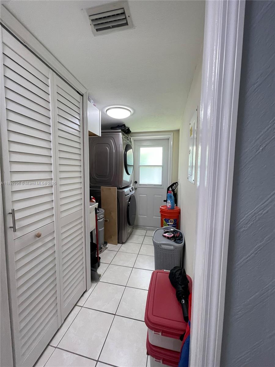 SE 8th Street Condominium - Residential