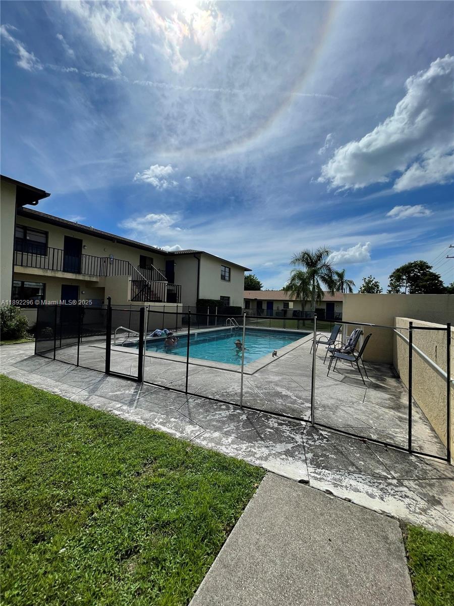 SE 8th Street Condominium - Residential