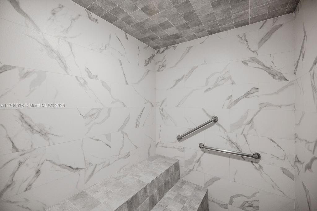 AQUARIUS CONDO - Residential