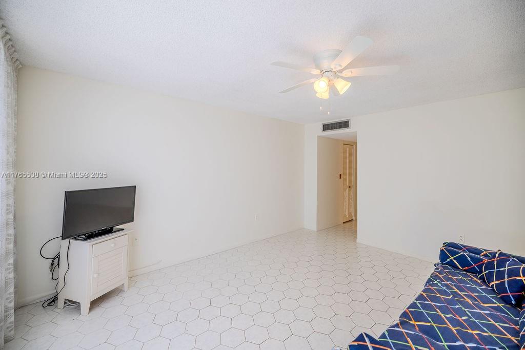 AQUARIUS CONDO - Residential