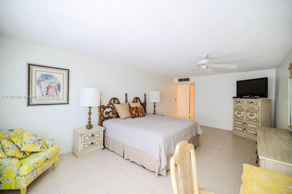 AQUARIUS CONDO - Residential