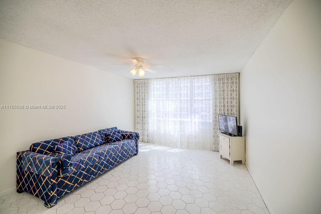 AQUARIUS CONDO - Residential