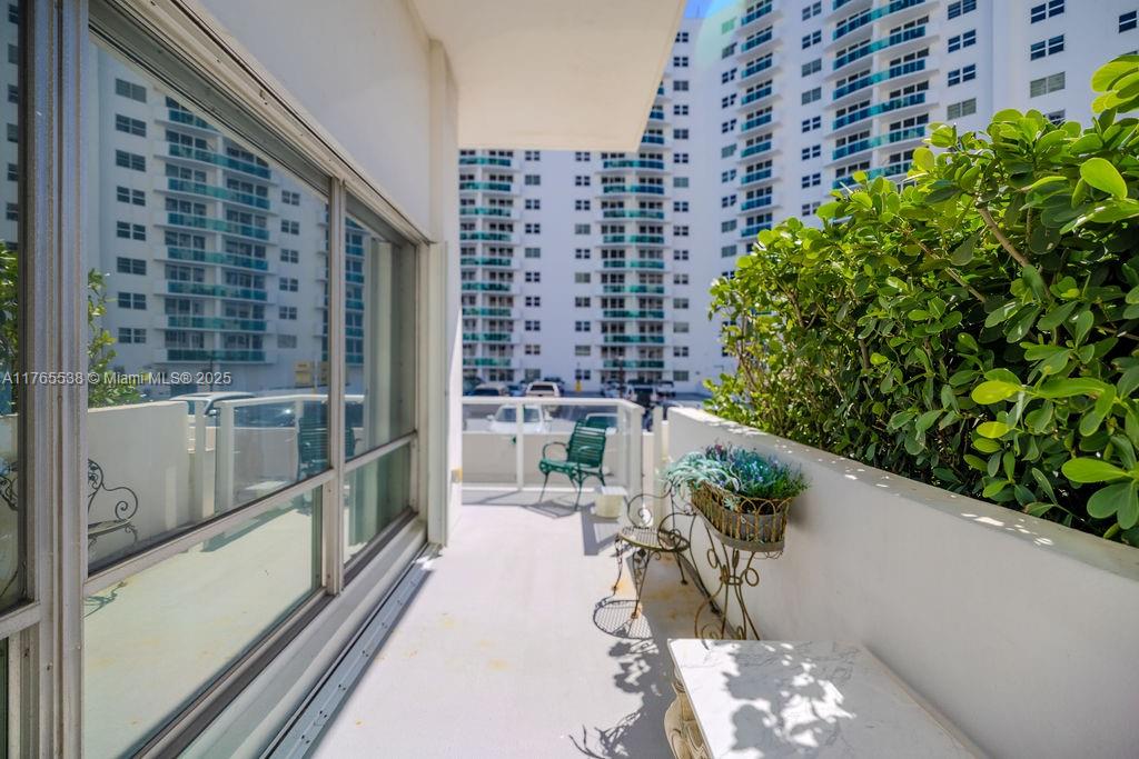 AQUARIUS CONDO - Residential