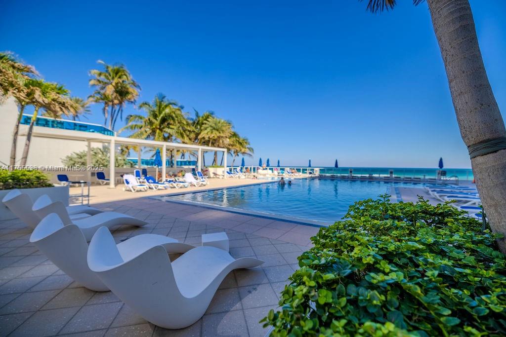 AQUARIUS CONDO - Residential