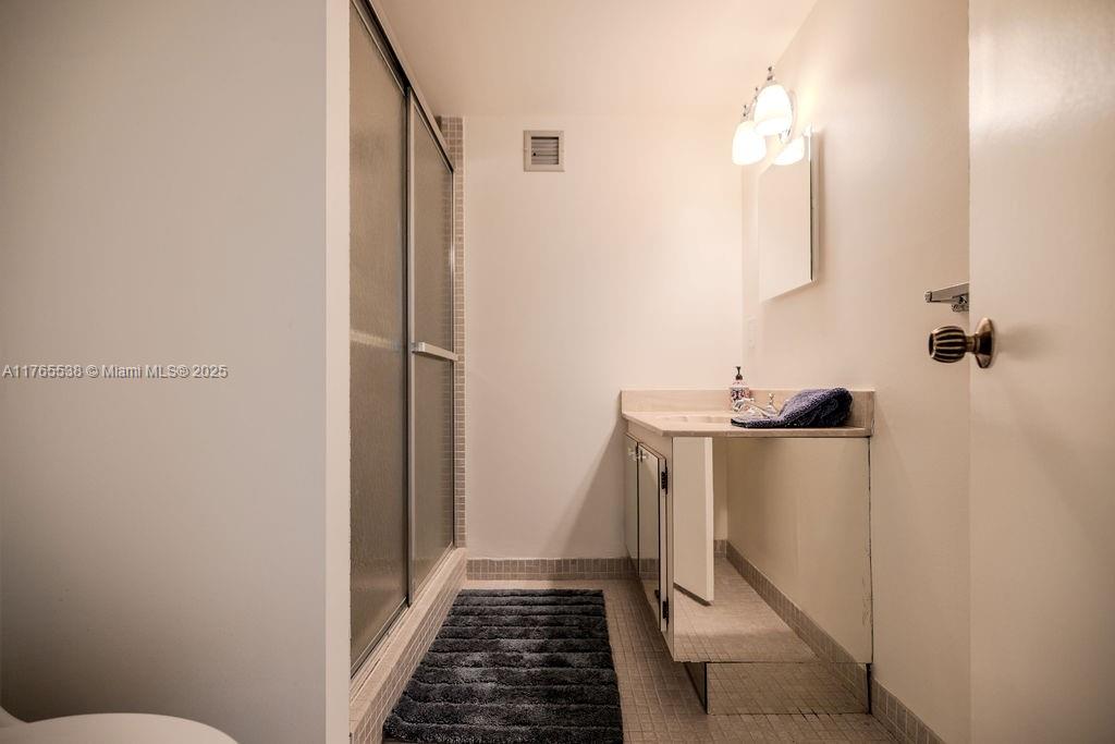 AQUARIUS CONDO - Residential